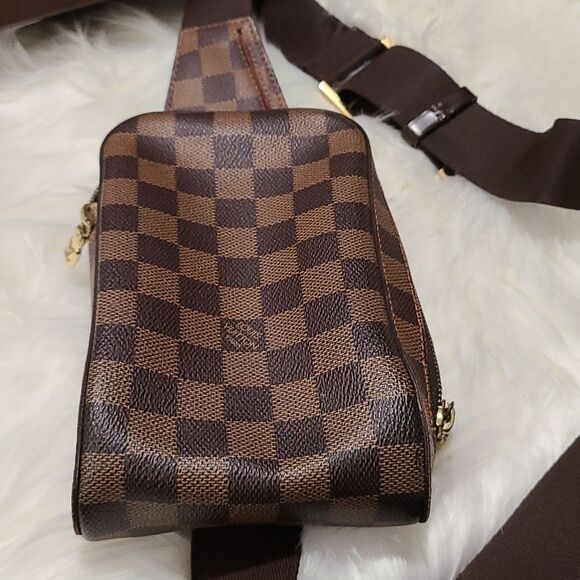 💯 Authentic Louis Vuitton Geronimo Bag🍀 - Picture 6 of 13